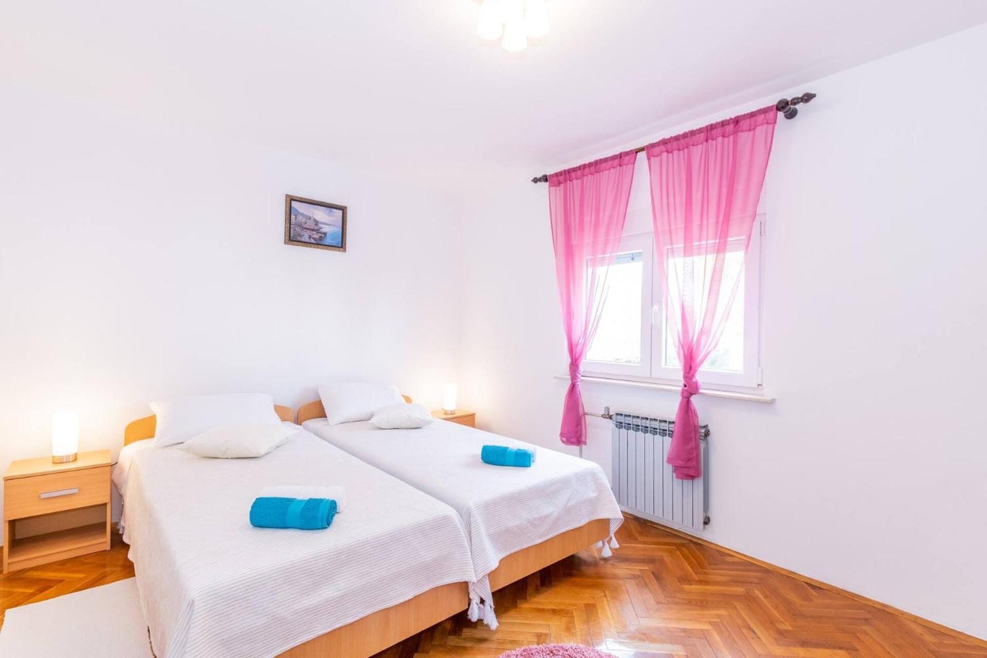 Family House With 2 Apartments - Irma Medulin Kültér fotó