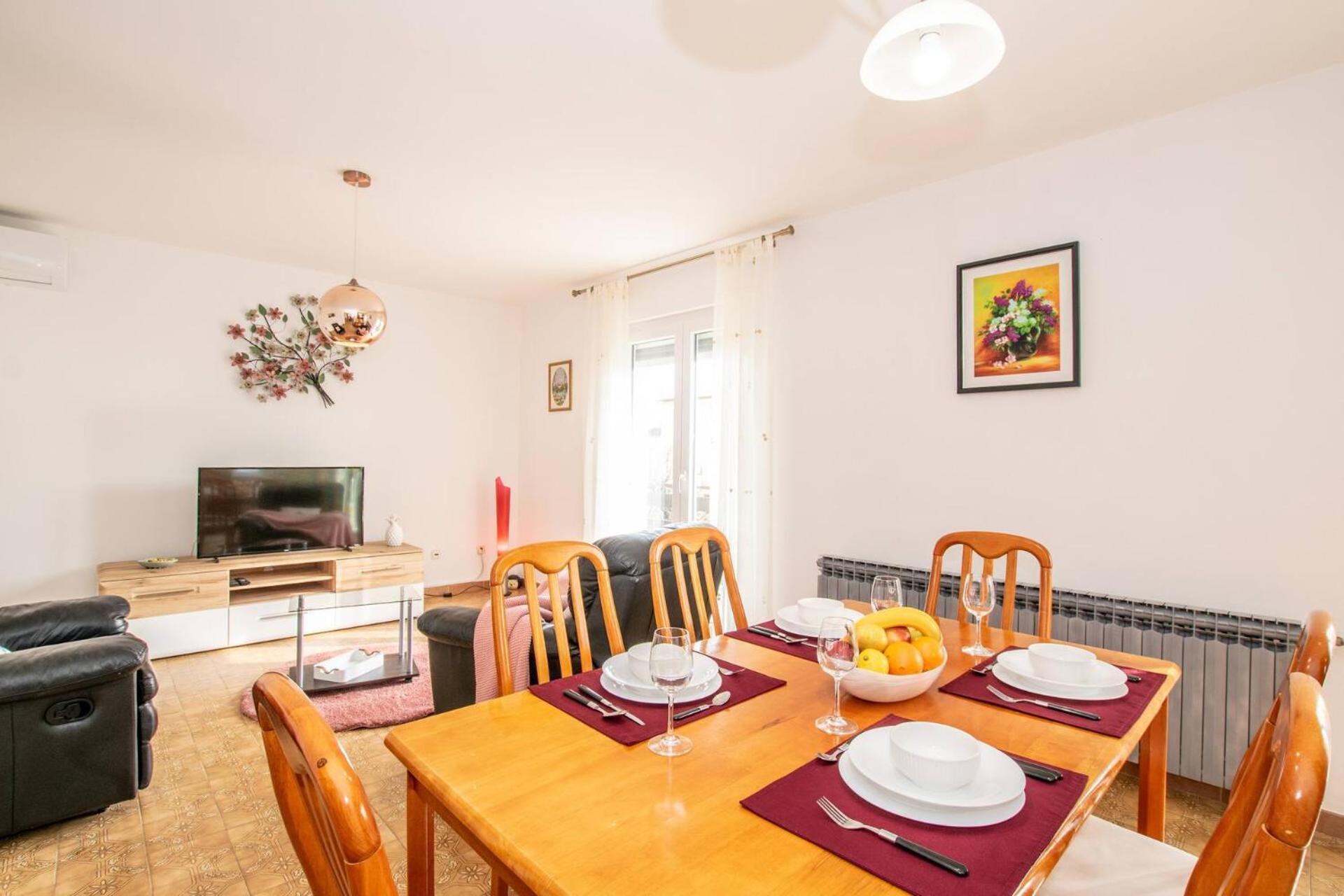 Family House With 2 Apartments - Irma Medulin Kültér fotó