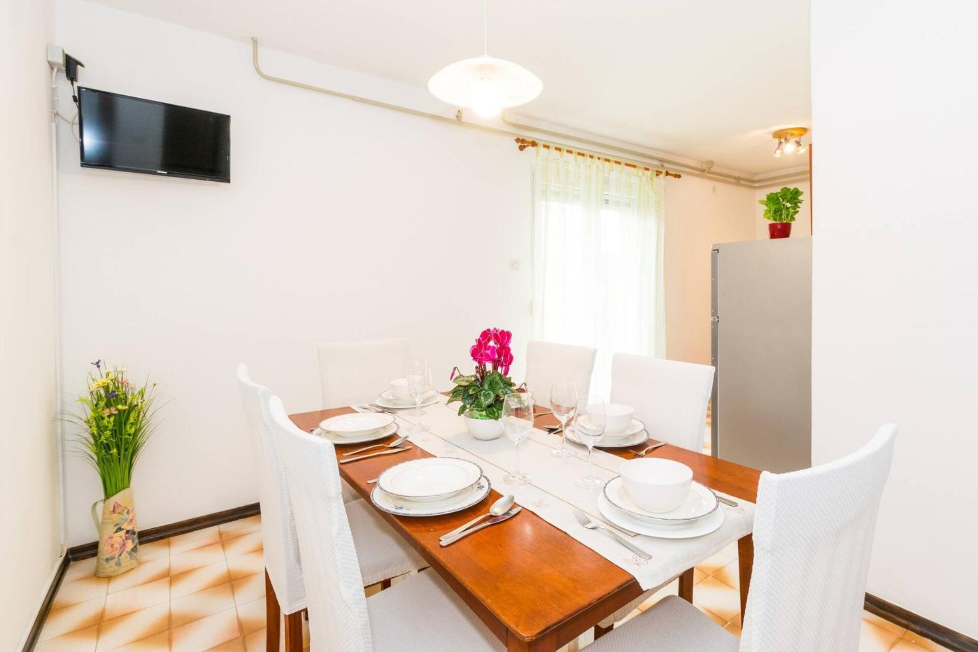 Family House With 2 Apartments - Irma Medulin Kültér fotó